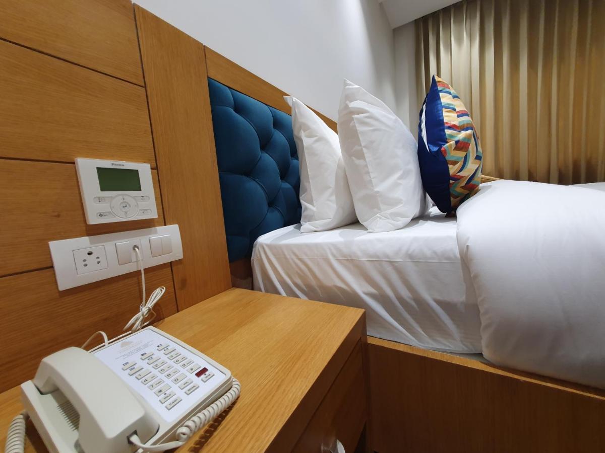 Hotel Classio Royale Αμριτσάρ Εξωτερικό φωτογραφία