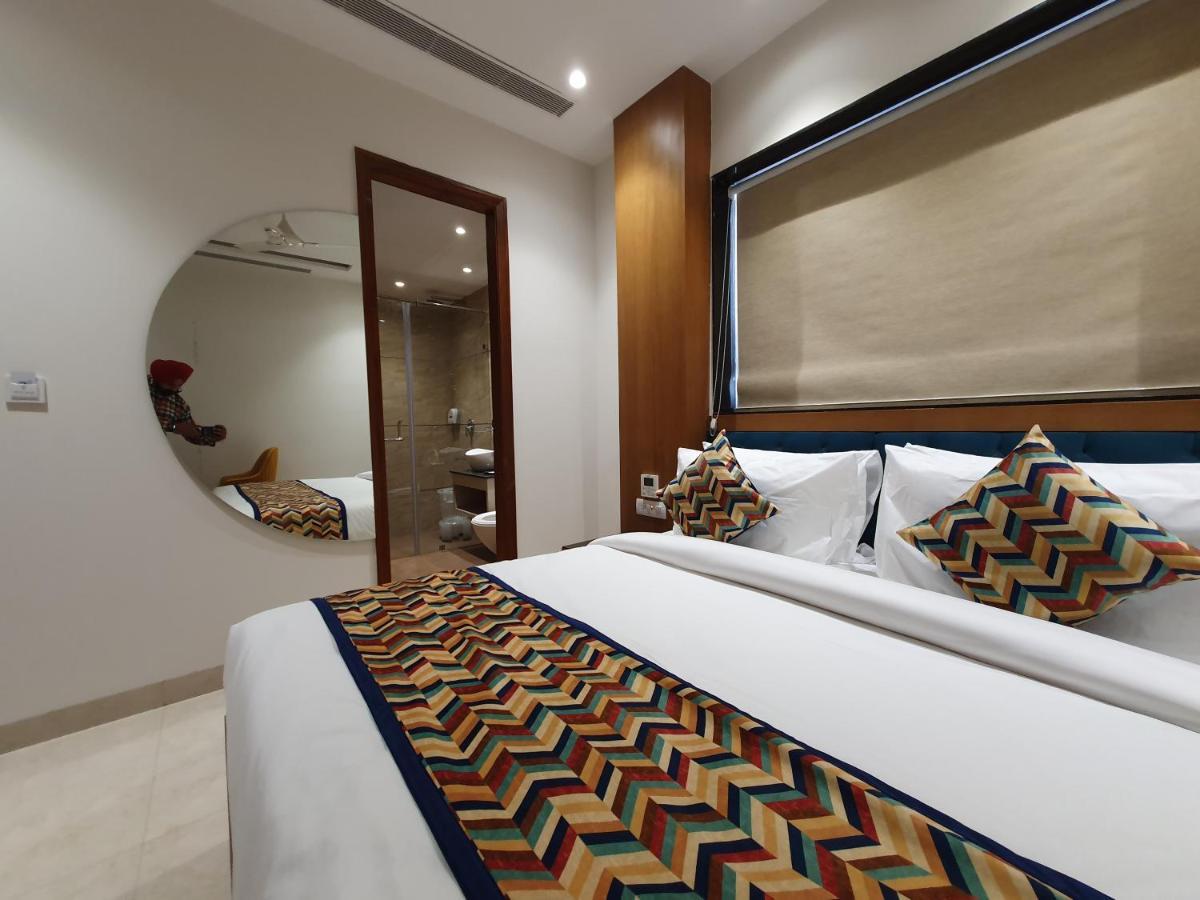 Hotel Classio Royale Αμριτσάρ Εξωτερικό φωτογραφία