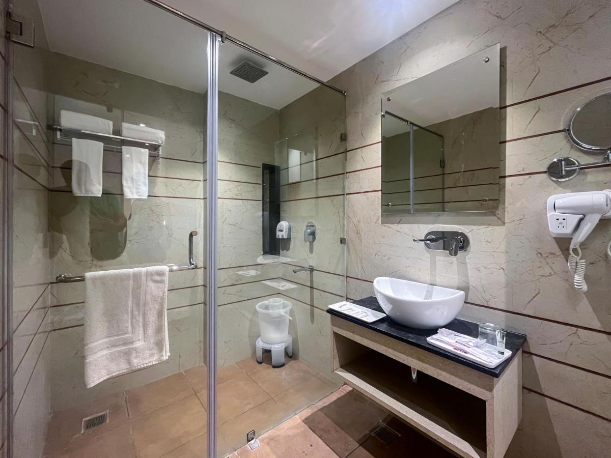 Hotel Classio Royale Αμριτσάρ Εξωτερικό φωτογραφία